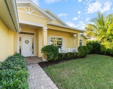 732 7th Avenue N - Photo Thumbnail 7