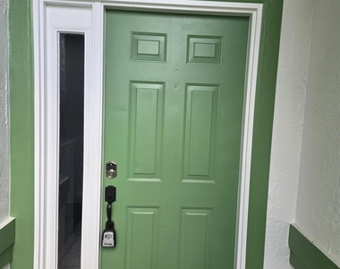 292 Carmel Drive - Photo Thumbnail 2
