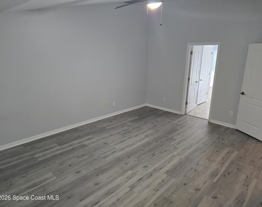 292 Carmel Drive - Photo Thumbnail 18