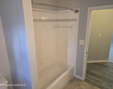 292 Carmel Drive - Photo Thumbnail 13