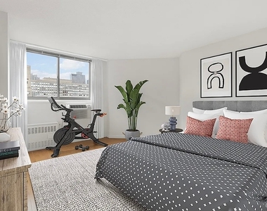 2 Avenue - Photo Thumbnail 4
