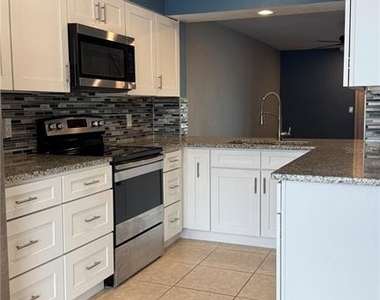 505 Sun Ridge Place - Photo Thumbnail 3