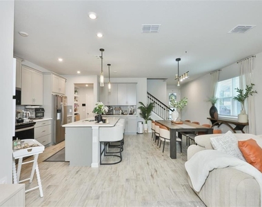 1123 Creek Valley Court - Photo Thumbnail 2