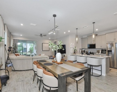 1123 Creek Valley Court - Photo Thumbnail 3