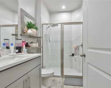 1123 Creek Valley Court - Photo Thumbnail 20