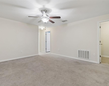 10687 Lake Montauk Drive - Photo Thumbnail 28