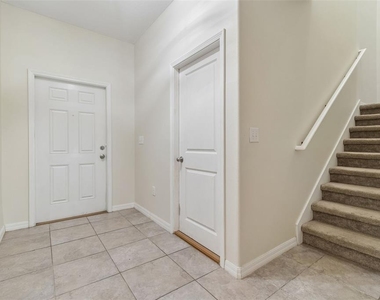10687 Lake Montauk Drive - Photo Thumbnail 5