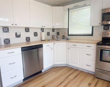 13157 Clay Avenue - Photo Thumbnail 4