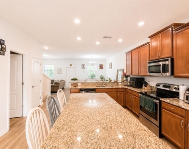 12820 Strode Lane - Photo Thumbnail 10