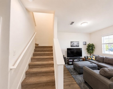 12820 Strode Lane - Photo Thumbnail 14