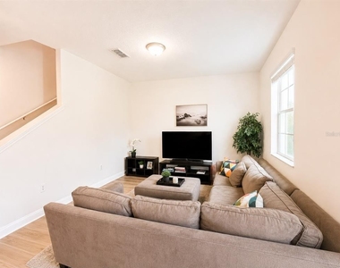12820 Strode Lane - Photo Thumbnail 7