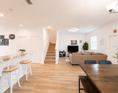 12820 Strode Lane - Photo Thumbnail 5