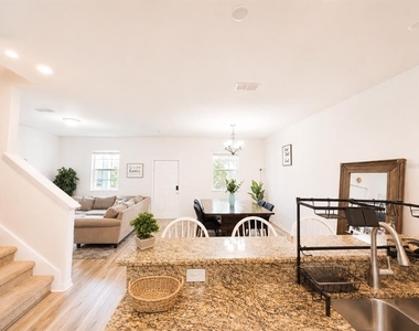 12820 Strode Lane - Photo Thumbnail 4