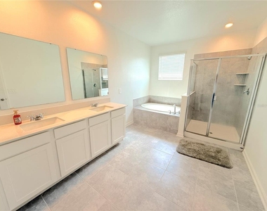 393 Bogey Drive - Photo Thumbnail 5
