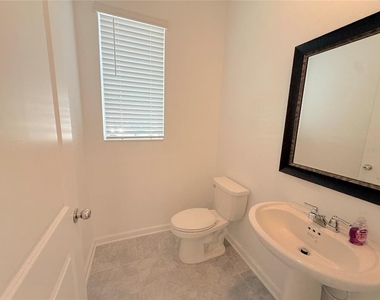 393 Bogey Drive - Photo Thumbnail 10