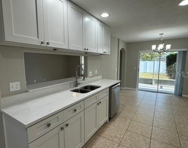 1631 Sherbourne Street - Photo Thumbnail 6