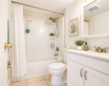 123 Scottsdale Square - Photo Thumbnail 5
