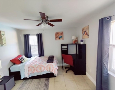 100 Huntswood Court - Photo Thumbnail 8