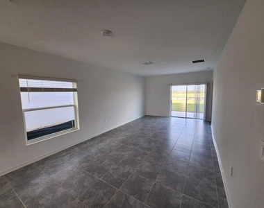 2713 Runners Circle - Photo Thumbnail 7