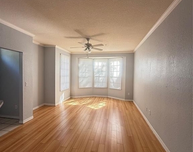 6316 Raleigh Street - Photo Thumbnail 2