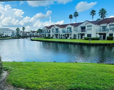 2556 Woodgate Boulevard - Photo Thumbnail 22