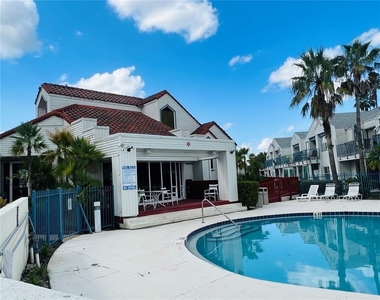 2556 Woodgate Boulevard - Photo Thumbnail 17