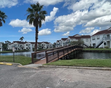2556 Woodgate Boulevard - Photo Thumbnail 16