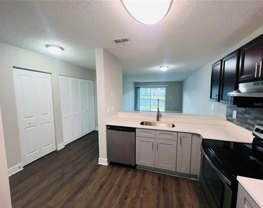 2556 Woodgate Boulevard - Photo Thumbnail 1