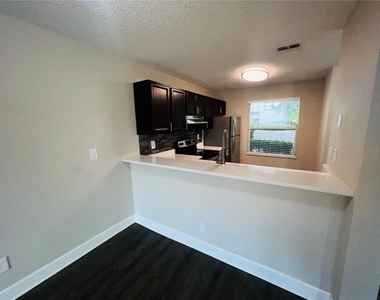 2556 Woodgate Boulevard - Photo Thumbnail 4