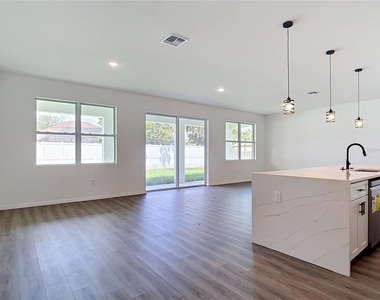1081 Mccrory Street - Photo Thumbnail 10