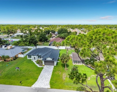 1081 Mccrory Street - Photo Thumbnail 6