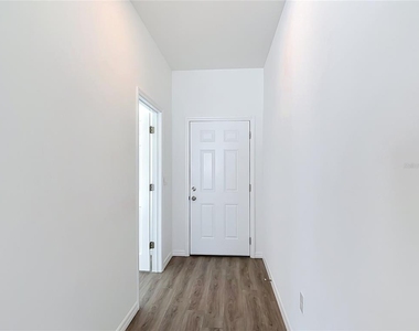 1081 Mccrory Street - Photo Thumbnail 9