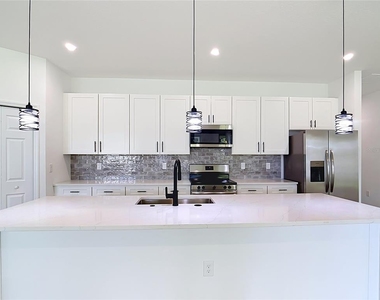 2607 Seagull Lane - Photo Thumbnail 20