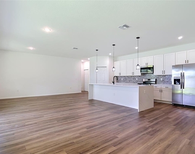 2607 Seagull Lane - Photo Thumbnail 10