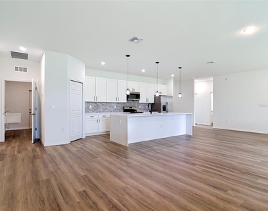 2607 Seagull Lane - Photo Thumbnail 9