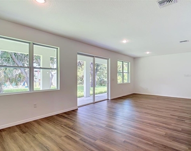 2607 Seagull Lane - Photo Thumbnail 12