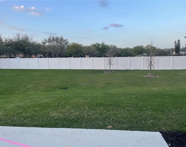 4590 Calvary Way - Photo Thumbnail 3