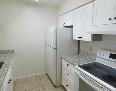 104 Northlake Drive - Photo Thumbnail 6