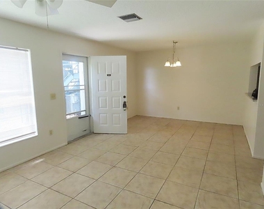 104 Northlake Drive - Photo Thumbnail 3