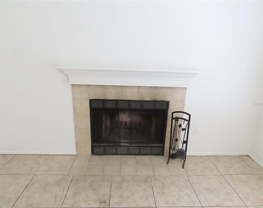 104 Northlake Drive - Photo Thumbnail 4