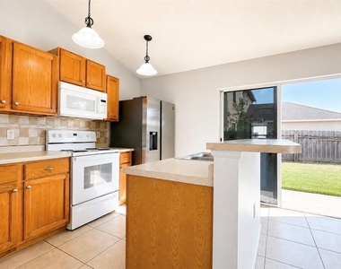 508 Pointe Allyson Way - Photo Thumbnail 4