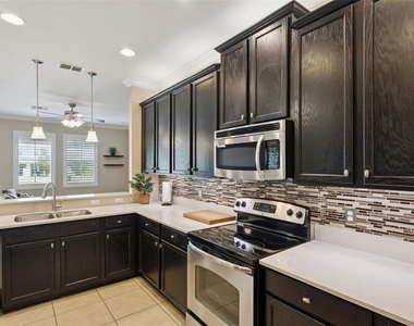 9194 Shepton Street - Photo Thumbnail 5