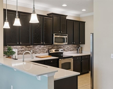 9194 Shepton Street - Photo Thumbnail 4