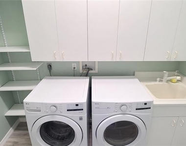 1224 Siesta Key Circle - Photo Thumbnail 23