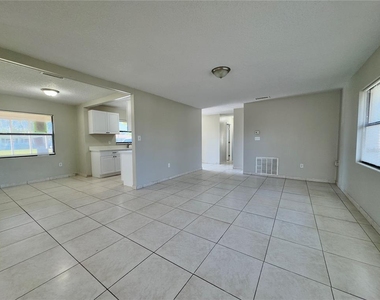1219 Browning Avenue - Photo Thumbnail 7