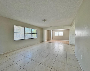 1219 Browning Avenue - Photo Thumbnail 6