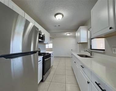 1219 Browning Avenue - Photo Thumbnail 2