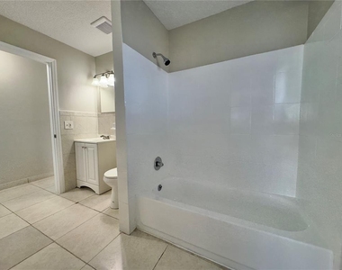 1219 Browning Avenue - Photo Thumbnail 16