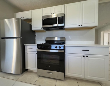 1219 Browning Avenue - Photo Thumbnail 1