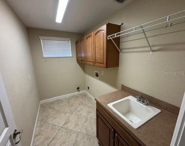 1079 Glenraven Lane - Photo Thumbnail 16
